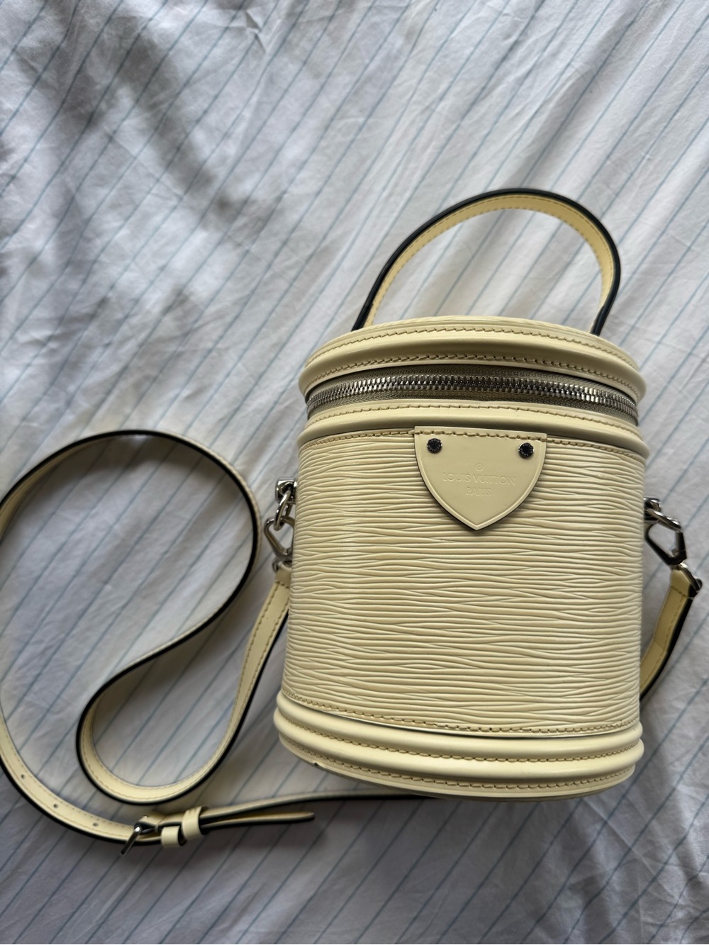 Louis Vuitton Cream Epi Leather 2018 Cannes Bucket Vanity Crossbody Bag - Picture 3 of 9